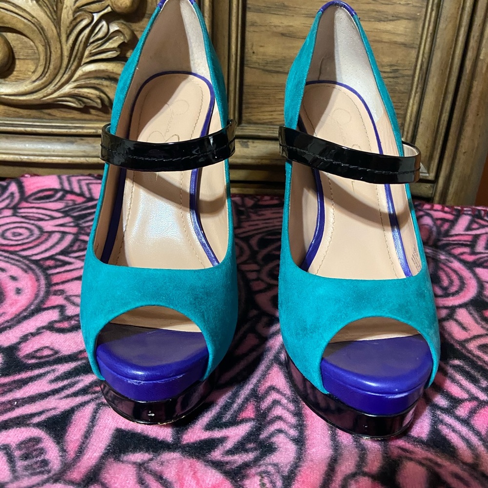 Heels - Picture 3 of 4